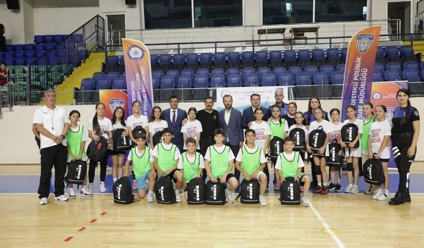 Kütahya'da ÇOGEP projesi kapsamında 'Hentbol Kursu'
