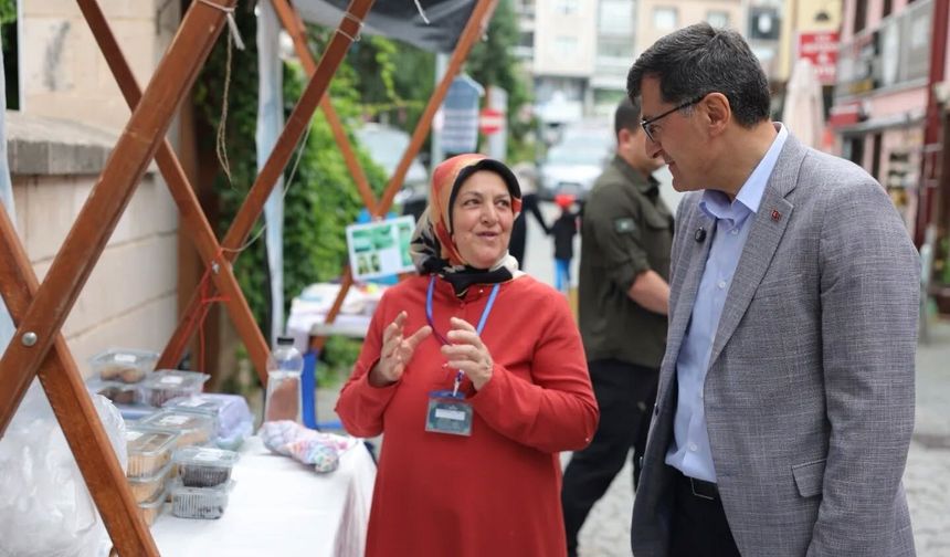 Kütahya'da Yöresel Lezzetler ve El Sanatları ilgi görüyor
