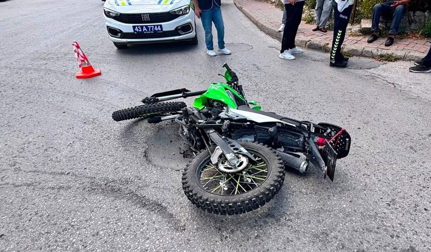 Tavşanlı'da otomobil ile motosiklet çarpıştı: 1 yaralı
