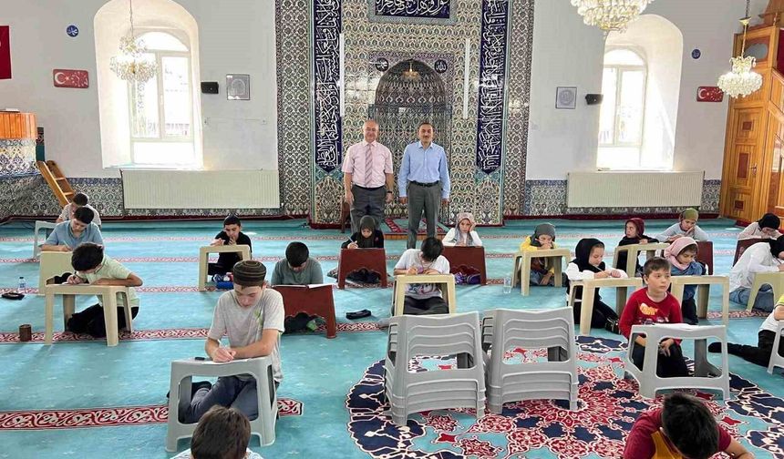 Dumlupınar'da Yaz Kur'an Kursu öğrencilerine Bilgi Birikim Sınavı