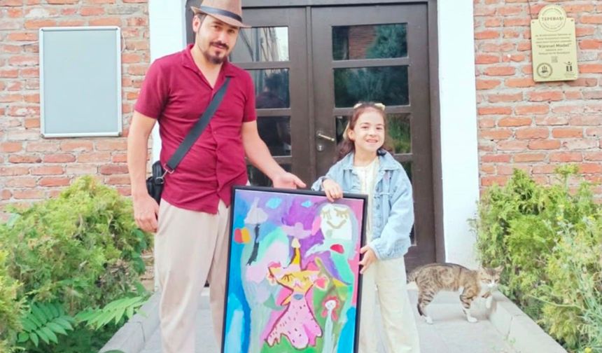 Eskişehir'deki Frig Sergisine 6 yaşındaki minik ressam damga vurdu