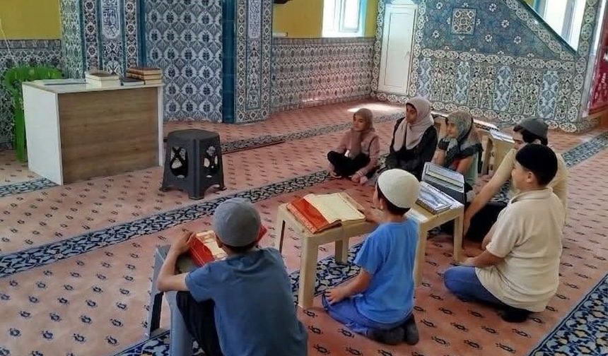 Hisarcık Saklar köyünde Yaz Kur'an Kursu Kapanış Programı düzenlendi