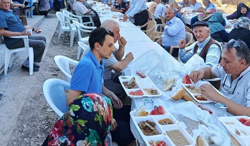 Hisarcık Şeyhçakır köyünde geleneksel hayır yemeği düzenlendi