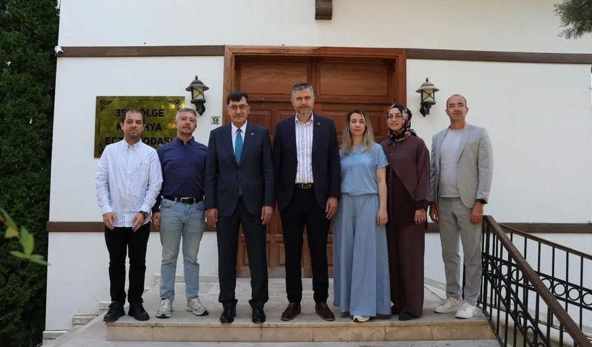 Kütahya Belediye Başkanı Kahveci'den Eczacı Odası'na ziyaret