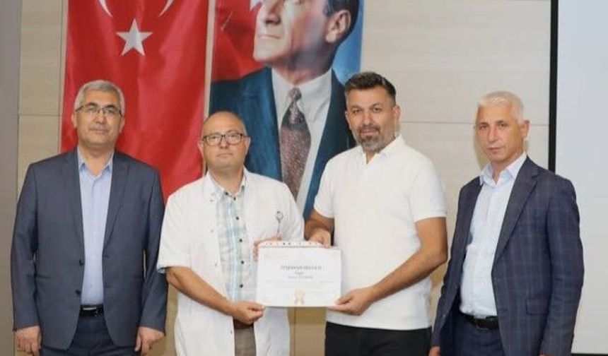 Kütahya Şehir Hastanesi'nden Tıbbi Sekreter İshak Orman'a teşekkür belgesi
