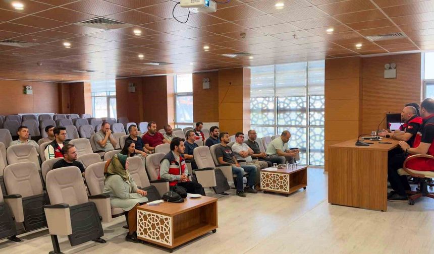 Kütahya'da kanatlı işletmelerinde biyogüvenlik eğitimi