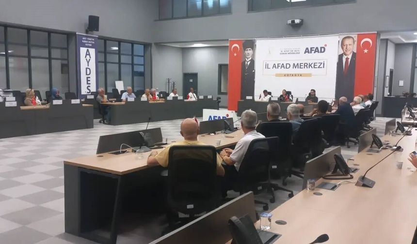 Kütahya'da muhtarlarla afet hazırlığı toplantısı düzenlendi