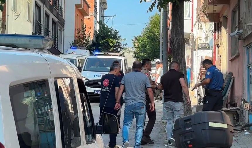 Simav'dan gelip Tavşanlı'da üzerine benzin döktü