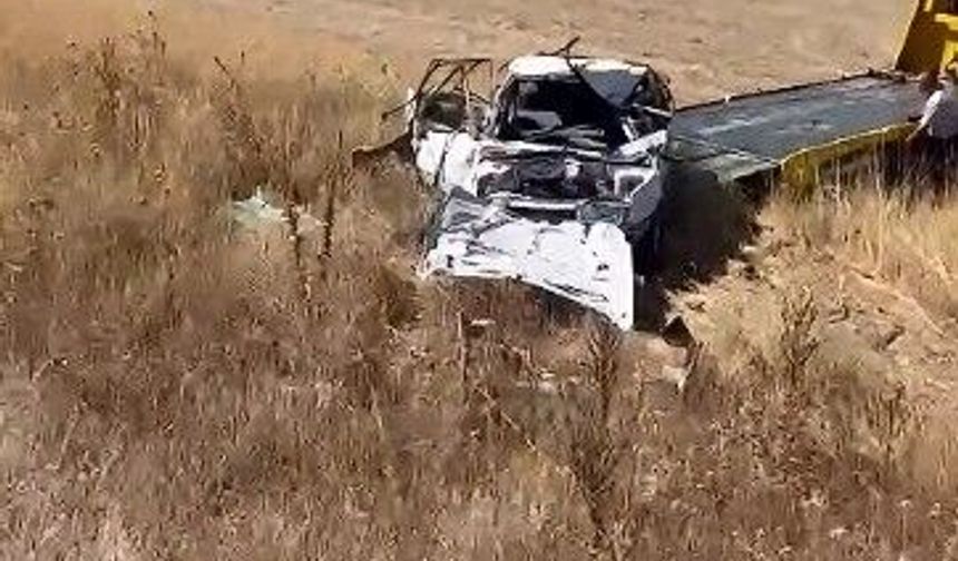 Emet-Hisarcık yolunda kaza, araç tarlaya uçtu, 2 yaralı