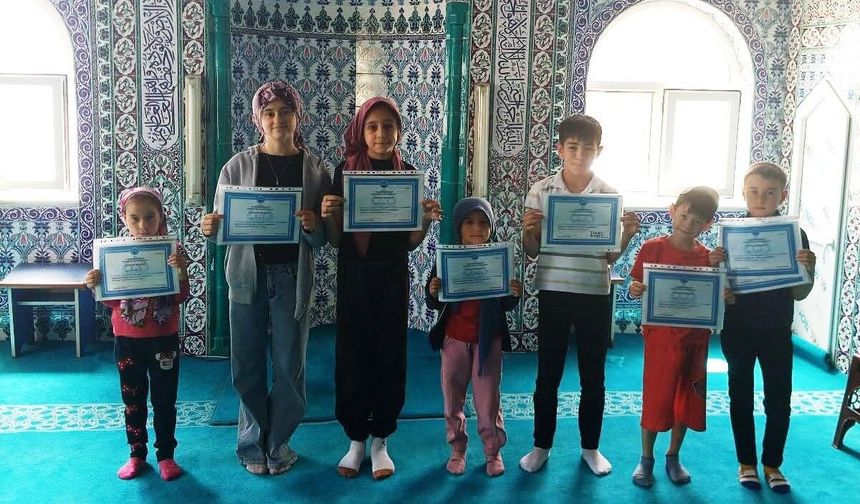 Hisarcık Kızılçukur köyünde Yaz Kur'an Kursu kapanış programı düzenlendi
