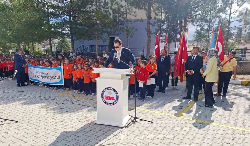 Hisarcık'ta İlköğretim Haftası coşkuyla kutlandı