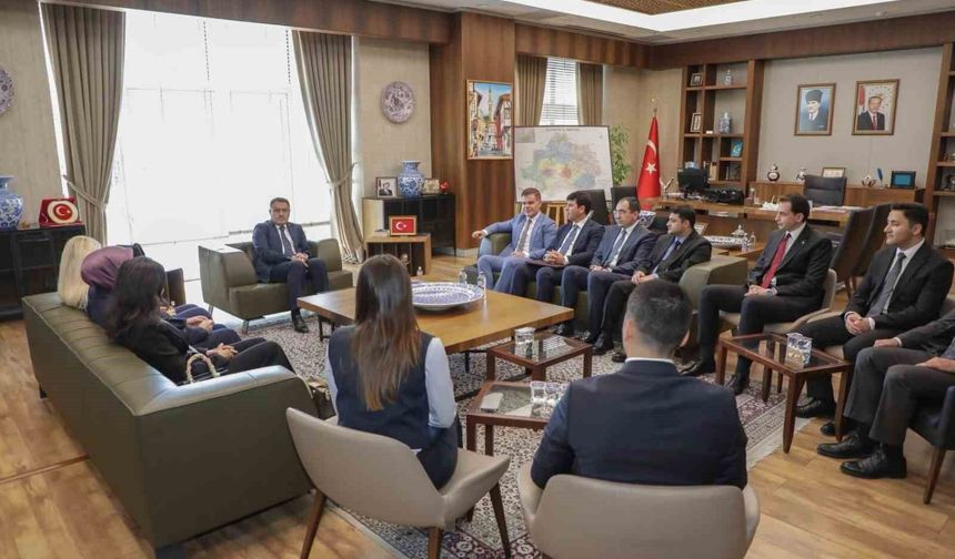 Kütahya Valisi Işın, ilçe kaymakamlarıyla bir araya geldi