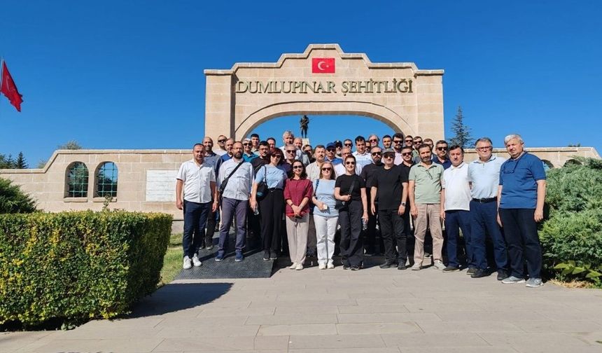 Kütahya'da 121 okul müdürü Dumlupınar'ın tarihi mirasını yerinde inceledi