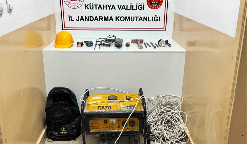 Kütahya'da izinsiz kazı operasyonu: 2 gözaltı