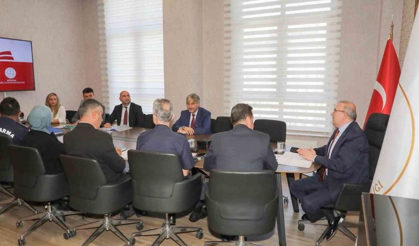 Kütahya'da okul güvenliği için yeni eğitim öğretim yılı tedbirleri görüşüldü
