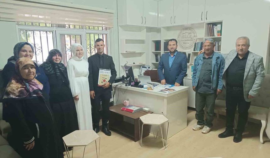 Tavşanlı İlçe Müftülüğünden yeni evli çiftlere evlilik rehberliği