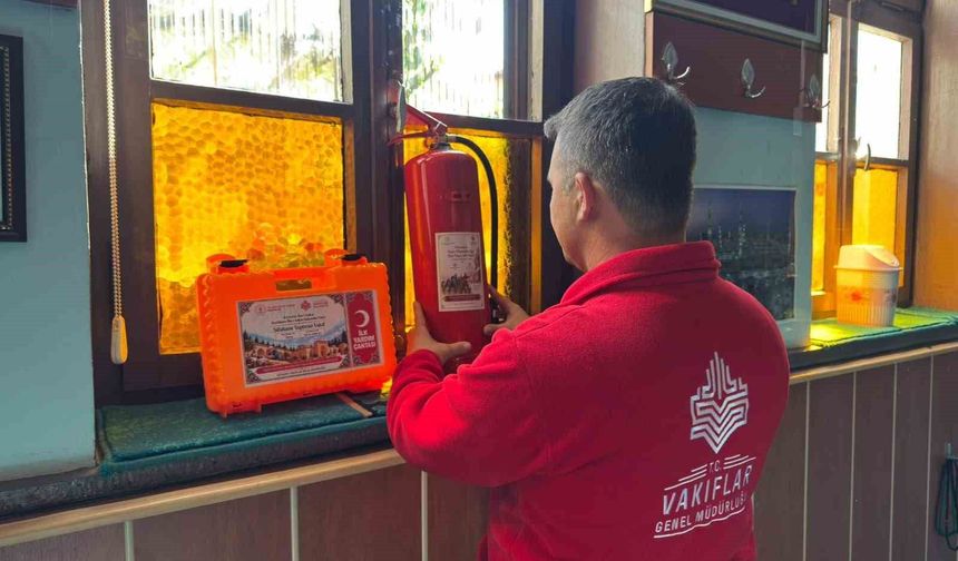 Camiler ve Kur'an kursları için güvenlik malzemesi desteği