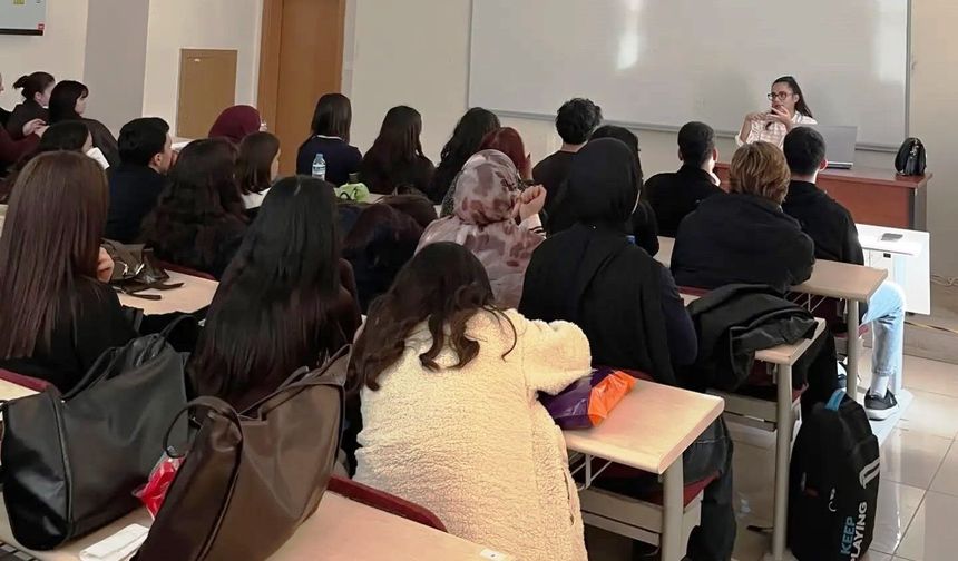 DPÜ'de genç kadınlara 'Saygılı Yaşam ve Güvenli İlişkiler' eğitimi