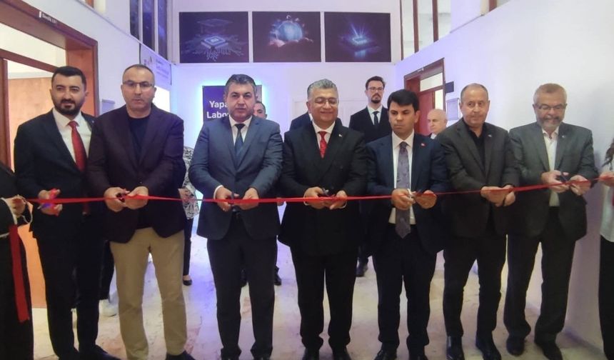 Gediz MYO'da yapay zeka laboratuvarı açıldı