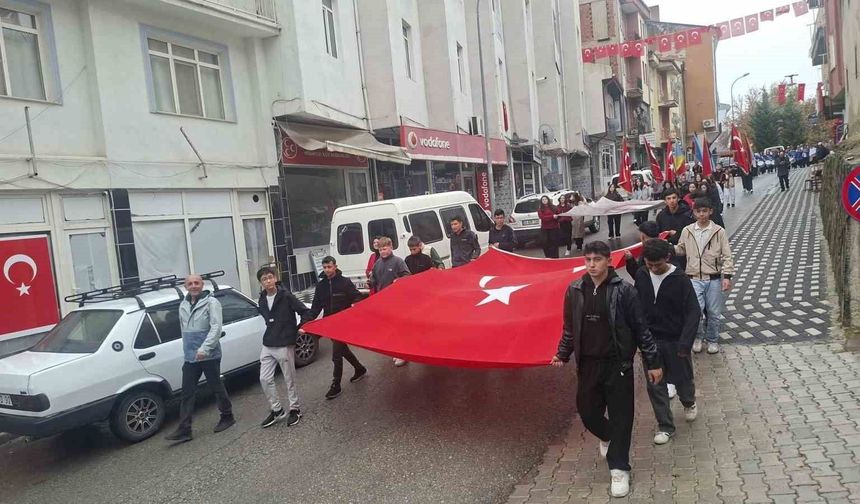 Hisarcık'ta Cumhuriyet Yürüyüşü düzenlendi