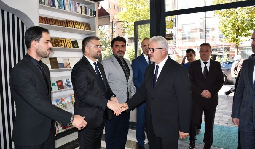 Kütahya İl Müftüsü Hasan İzmirli görevine başladı