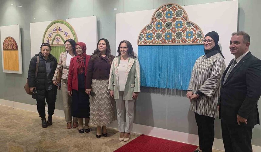 Kütahya'da 'Anadolu'nun izleri: keçe ve motif' sergisi açıldı