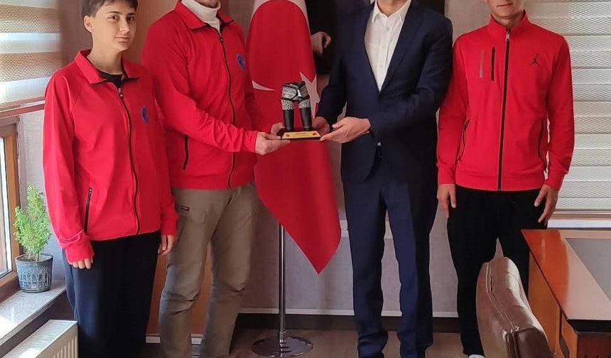 Pazarlar Spor Lisesi Spor Kulübü'nden Vali Yardımcısı Kazez'e projeler ziyareti