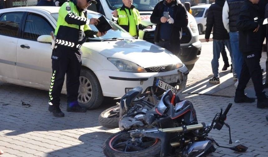 Otomobil ile motosiklet çarpıştı: 1 yaralı