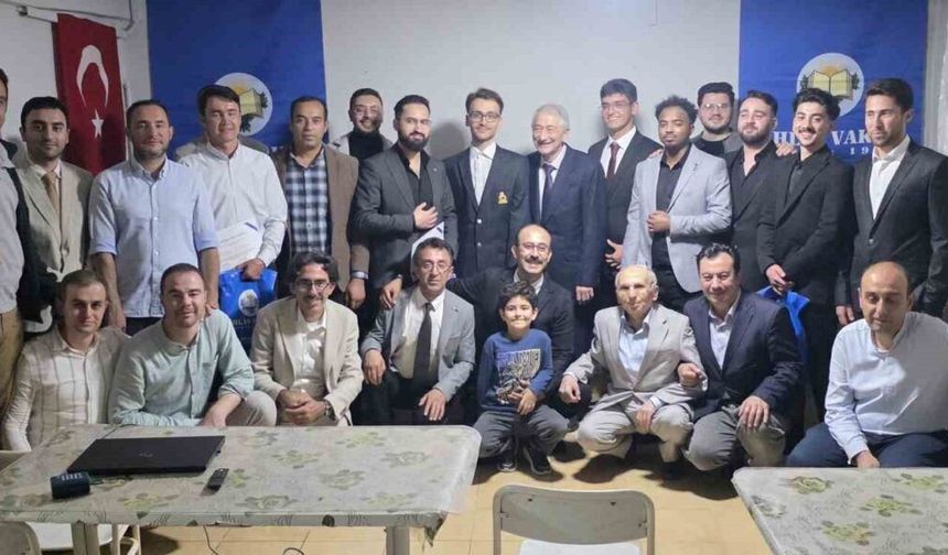 İhlas Vakfı Kütahya Huzur Erkek Öğrenci Yurdu’nda mezuniyet heyecanı