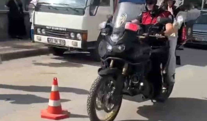 Kütahya’da LGS’ye yetişemeyen öğrencilerin imdadına Yunus Timleri yetişti