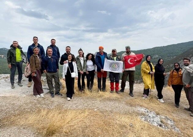 Kütahyalı dağcılar, İkitaş Kanyonu'nda 15 kilometre yürüdü