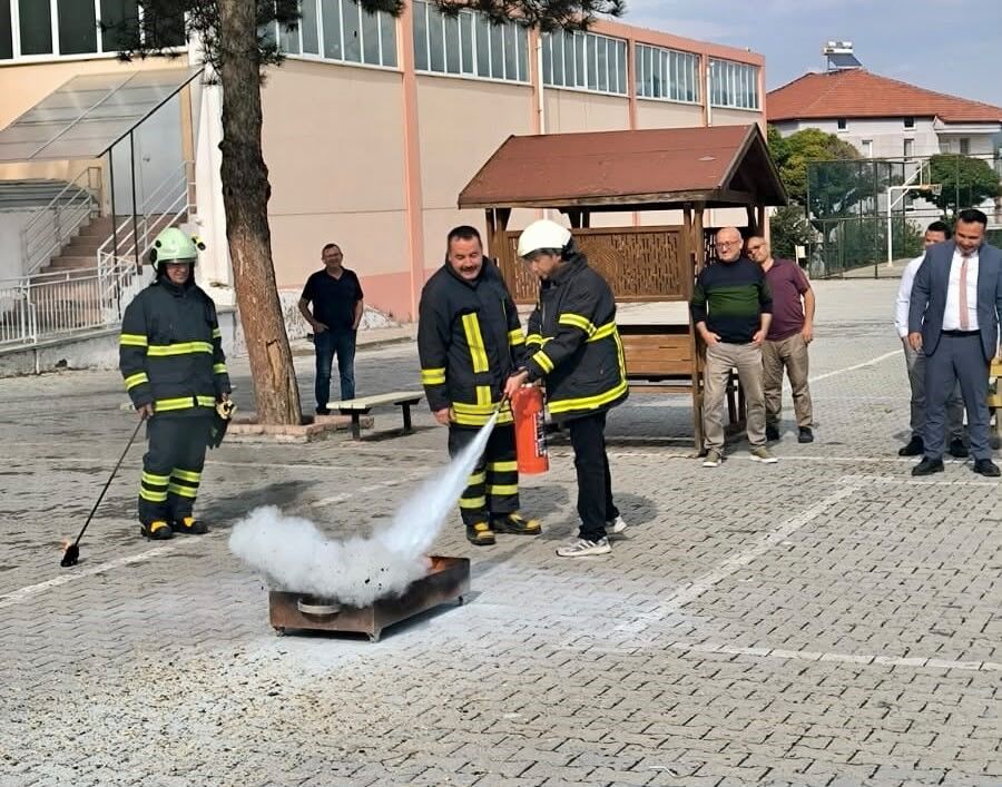 Hisarcık'ta öğrencilere Afet Farkındalık eğitimi verildi